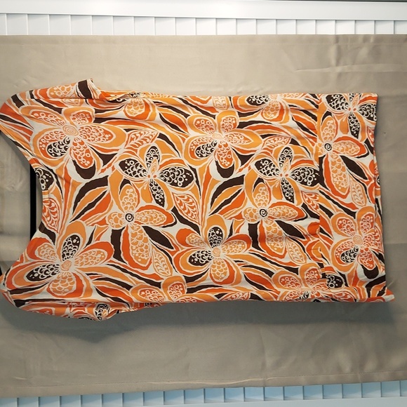 Trina Turk Tunic Top, Size Large, Groovy Floral Print, Stretchy, Banded Hemline - Picture 5 of 7